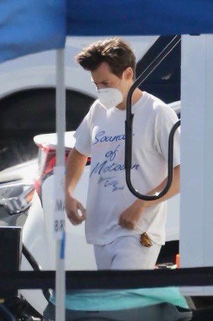 Every Harry Styles set photo we have gotten to date a very long but needed thread