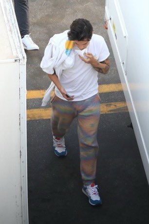 Every Harry Styles set photo we have gotten to date a very long but needed thread