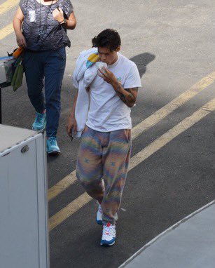 Every Harry Styles set photo we have gotten to date a very long but needed thread