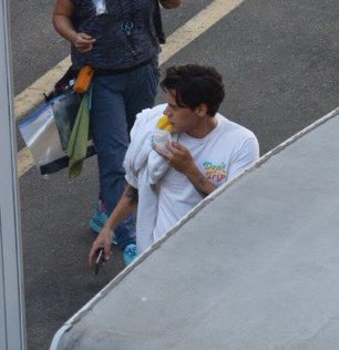 Every Harry Styles set photo we have gotten to date a very long but needed thread