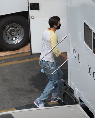 Every Harry Styles set photo we have gotten to date a very long but needed thread