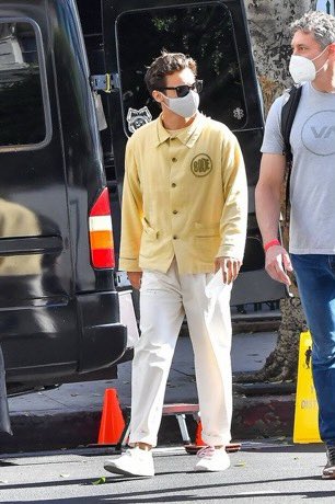 Every Harry Styles set photo we have gotten to date a very long but needed thread