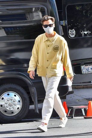 Every Harry Styles set photo we have gotten to date a very long but needed thread