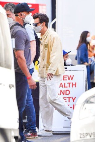 Every Harry Styles set photo we have gotten to date a very long but needed thread