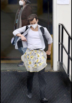 Every Harry Styles set photo we have gotten to date a very long but needed thread