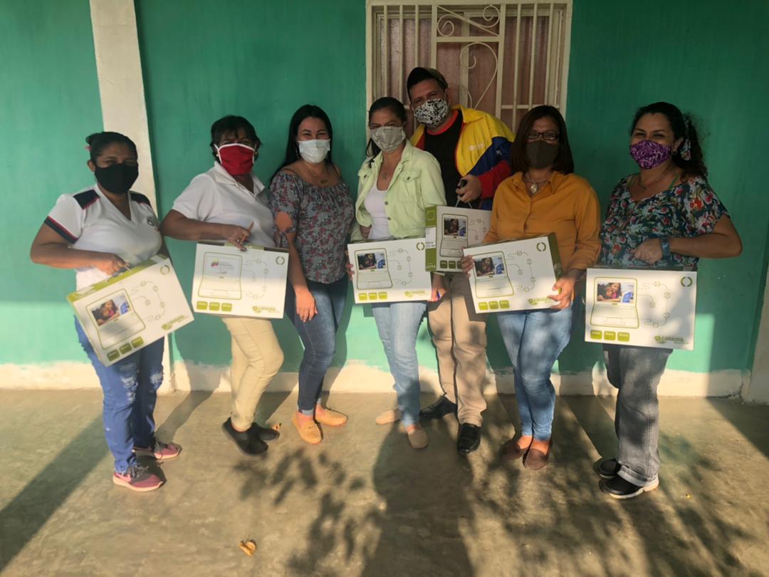 Entrega de herramientas tecnologías al colectivo Municipal de Supervisión, gracias al Gobierno Nacional, Regional y Municipal ya nuestra autoridad única en Educación Dra. Yamily Suárez en conjunto con todo su equipo de Zona Educativa para el avance de  los municipios