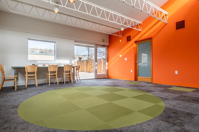 EFContract's tweet photo. Kinetex Vestige and Dart enrich the bright, friendly lobby at Dr. Unversagt's office in Albuquerque with coordinating color and maximum durability.

#efcontract #healthcaredesign #healthcareflooring #healthcareinteriors #commercialflooring #commercialinteriors #workplacedesign https://t.co/rjCssQJsJr