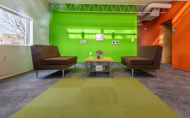 EFContract's tweet photo. Kinetex Vestige and Dart enrich the bright, friendly lobby at Dr. Unversagt's office in Albuquerque with coordinating color and maximum durability.

#efcontract #healthcaredesign #healthcareflooring #healthcareinteriors #commercialflooring #commercialinteriors #workplacedesign https://t.co/rjCssQJsJr