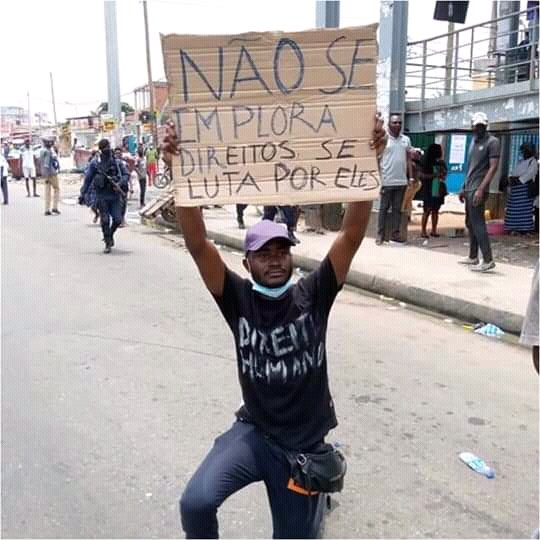 Mr_Khil_Bhee_'s tweet photo. #Manifestação4DeFevereiro #Angola 🇦🇴 #45AnosÉmuito #MPLAfora #EstamosFarto! @factosdabanda https://t.co/bZN9pqfJGv