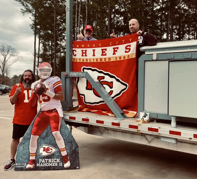 1st_iZ's tweet photo. #PatWhereYouAt stopped by to check out our FIRST Port, along with Brian Feiden and City of Whitehouse Mayor Wansley! We will be rooting for you at the Super Bowl this Sunday, @PatrickMahomes! #FlatPat #PatrickMahomes #hometownhero https://t.co/MdoJX99jMR