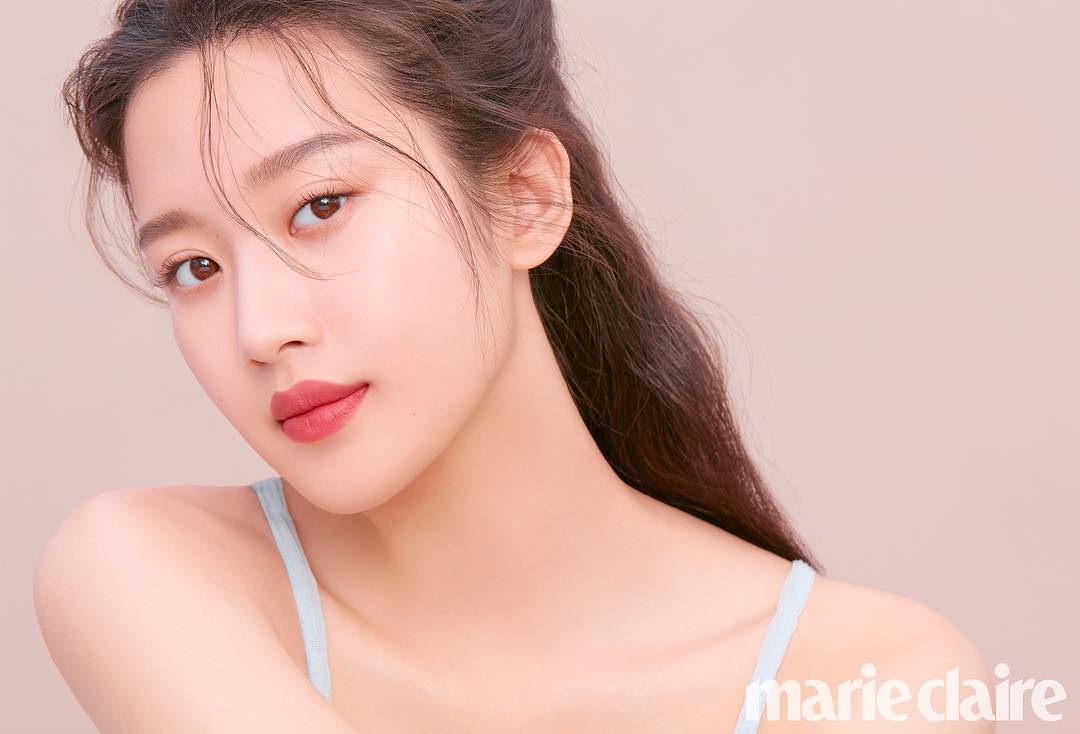 Мун га ен без макияжа. Истинная красота макияж. Энни лейбовиц портреты. Истинная красота макияж. Истинная красота макияж.