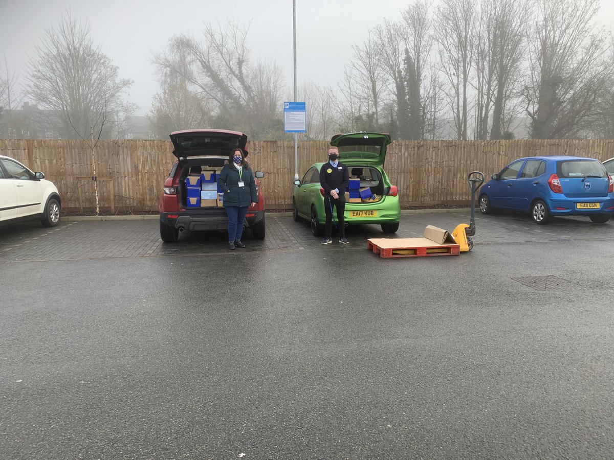 WithamHub's tweet image. Huge thank you @LidlGB who as part of their ‘Teaming up to Tackle Hunger’ project gave us a huge donation today
Thank you @nbrly for organising this and your ongoing support too 💚
#TEAMHUB
#supportingwitham 
#thankyou
#foodpovertyuk
#TeamingUpToTackleHunger