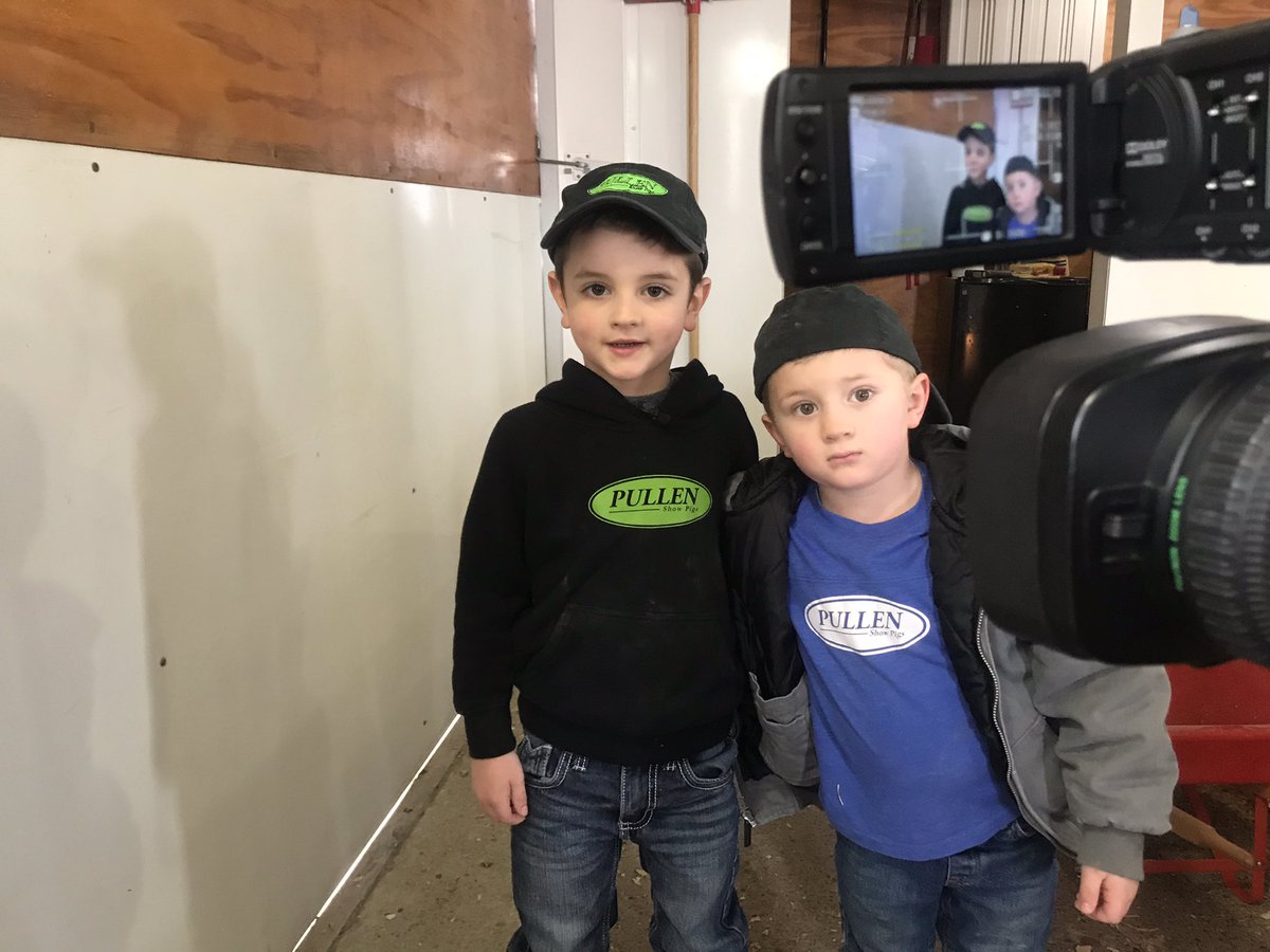 I’m working on my next Indiana Farm Report for Monday! These adorable farm boys were so fun to work with! They constantly had me laughing.😂 Can’t wait to share the story with you!