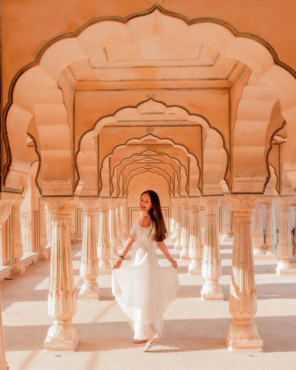 GoGirlGuides's tweet photo. "I was enchanted by #Rajasthan's rich cultural history &amp; magnificent architecture - every fort, monument &amp; palace transported me to a different era. I have always loved history &amp; everywhere in #Jaipur has an interesting story behind it." — Bryna &amp; Kevin

#travel #gogirlguides https://t.co/nP3oAwZkmD