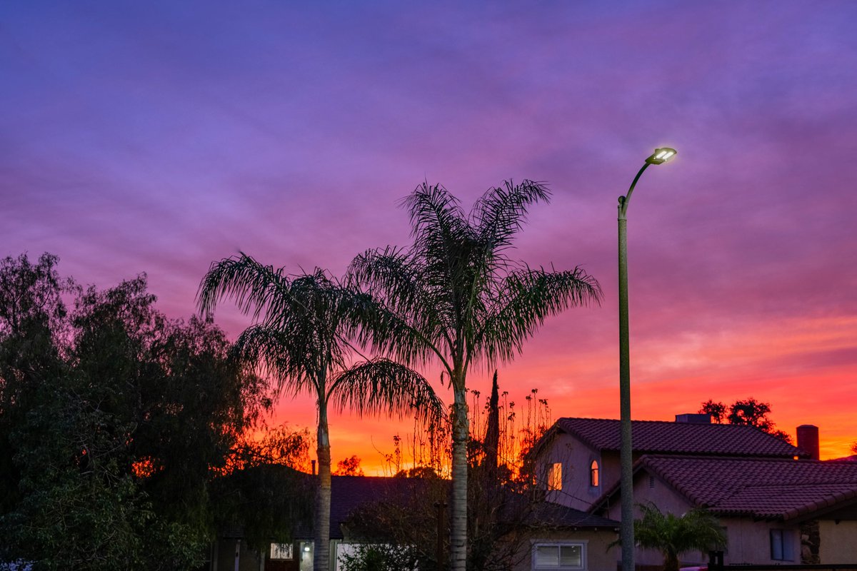_Double_EB's tweet photo. 📍- SFV, CA 
🌆🌇🌆
#Photography #Sunset #SouthernCalifornia #California #SFV #EveningSky https://t.co/D7GTxSXWtO