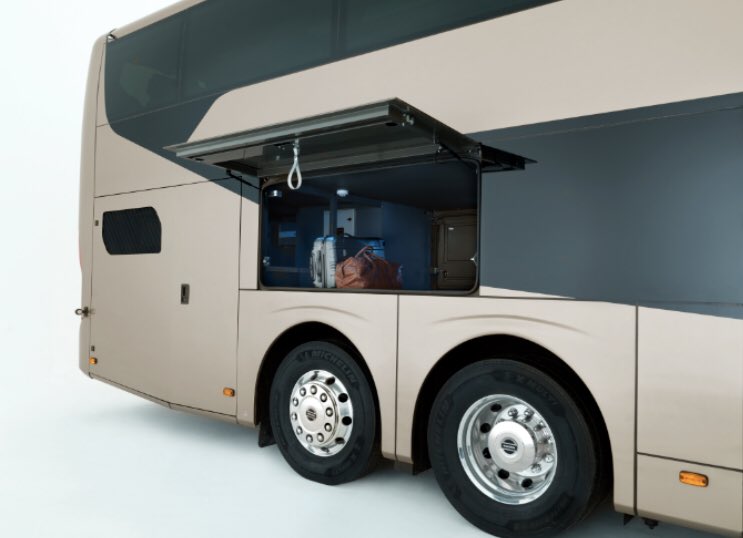 Äntligen är den här vår nya Volvo 9700 DD, 4,0 m. #9700dd #volvobussar #dubbeldäckare #volvobuses #wearevolvogroup