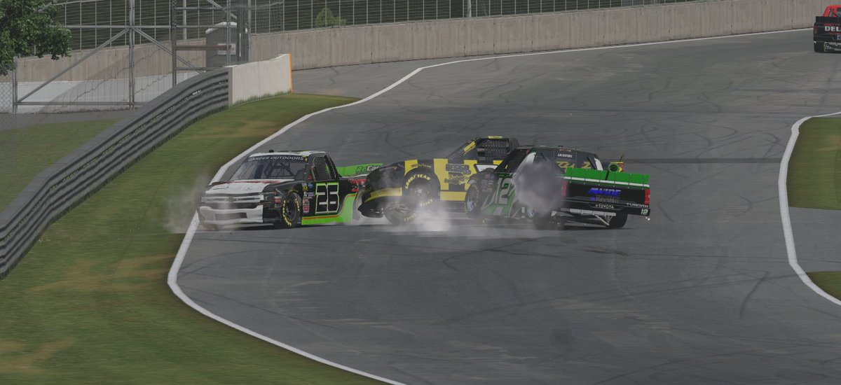 RSalTV's tweet photo. Rough opening laps for #4WideWeaponry at the Circuit Gilles-Villeneuve last Friday night in #NEPSTS. The team will be looking to rebound tomorrow tonight at iRacing Super Speedway! https://t.co/W09J41kPB1