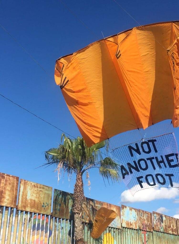 Across the borderlands, our message is clear:
#NotAnotherFoot of border wall. Period.

📷:@FriendshipPark