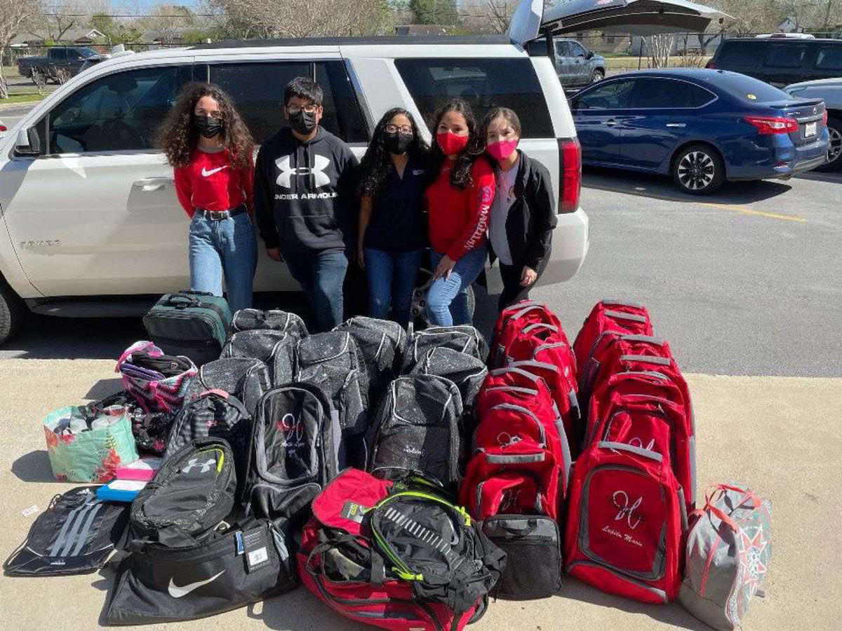 With the help of students and staff at HHS, we were able to donate many duffel bags/backpacks with hygiene products to foster kids in need!