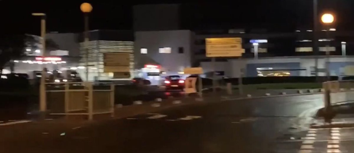 politicslive2's tweet photo. #breakingStory #Kilmarnock what we know : two major scenes of crime #crossHouse hospital in #lockdown reports of #stabbing #nhs #keyworkers involved. Further scene mile away in #portlandStreet of town. #ayrshirePolice on scene. Developing story https://t.co/51lNKdCN9C
