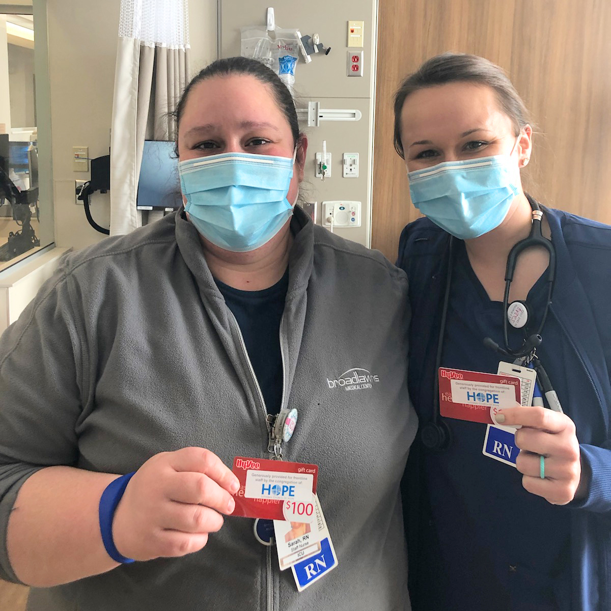 BroadlawnsMed's tweet image. Heartfelt thanks to the congregation from @HopeWDM for your incredible generosity. Your gifts were shared with our full-time frontline healthcare heroes. We are so grateful.💙💛 #DSMStrong #TogetherAHealthyCommunity