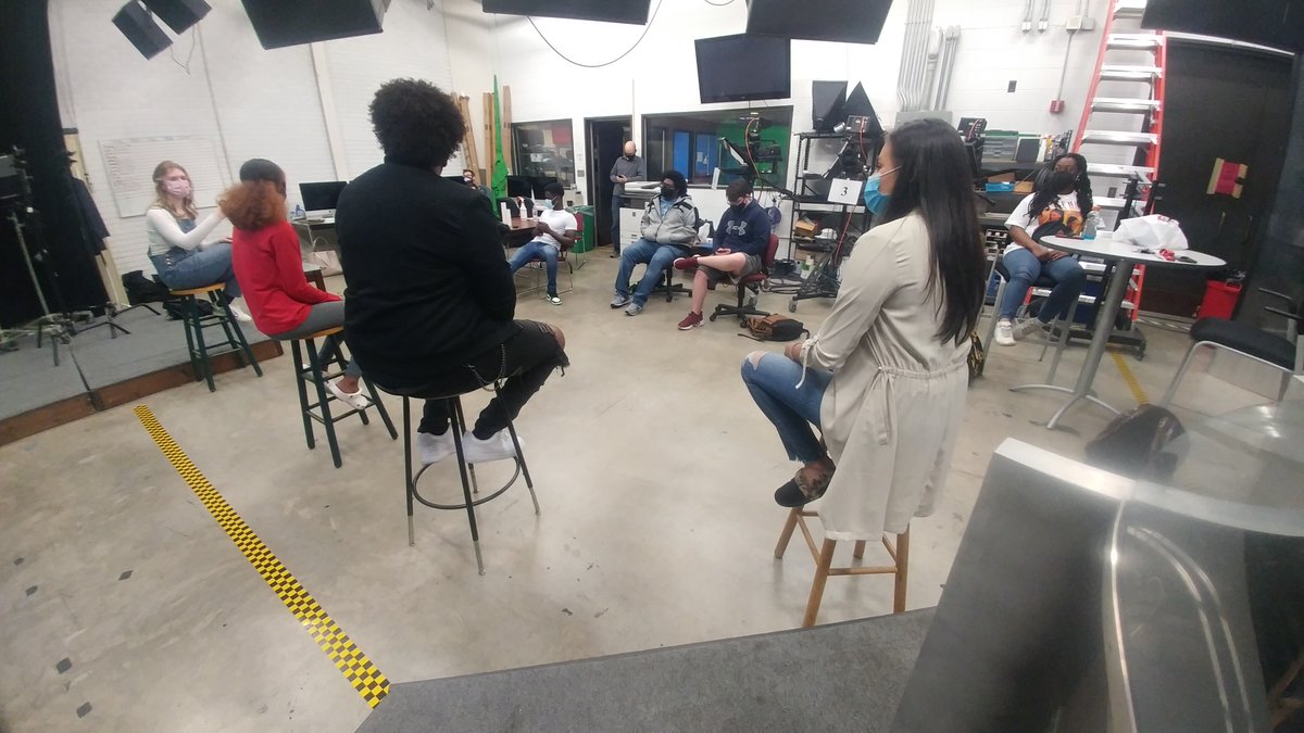 LUTVNews7's tweet photo. debate [ dih-beyt ] - a discussion, as of a public question in an assembly, involving opposing viewpoints:
@LUTVNews7 #multimediajournalists develop their debate skills for this semester's upcoming productions. @LamarCommDept #LamarUniversity #studentmedia #collegebroadcasting https://t.co/38a2dQBjDn