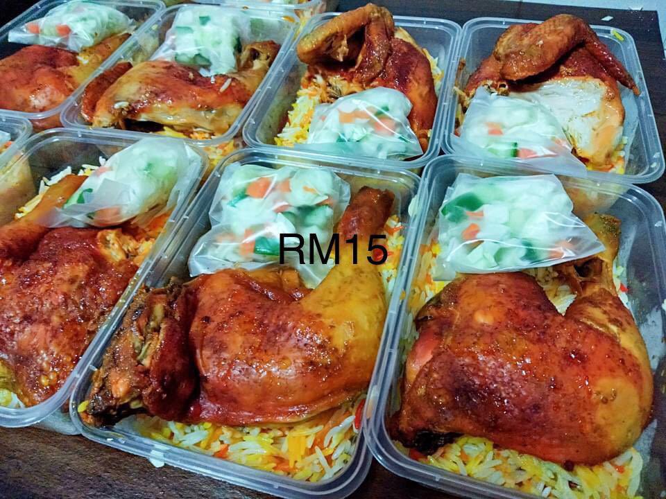 Hi guys aku ada jual Nasi Arab. Kalau ada yg berminat boleh pm ye. wasap.my/60183654380   Kalau tak nak beli pon rt pon jadi la hehehe.