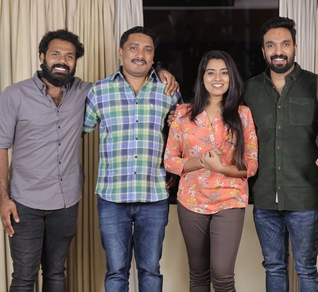 DayyanaTrends's tweet photo. All are Set 😇... We are Ready for Feb 12 ❤️

Yuvam Hits Theatres from 12th FEB

#DayyanaPrincess Next 😍

@dayyana_hameed ❤️

#Yuvam #DayyanaHameed #AmithChakalakkal https://t.co/TLwaJXYBL6