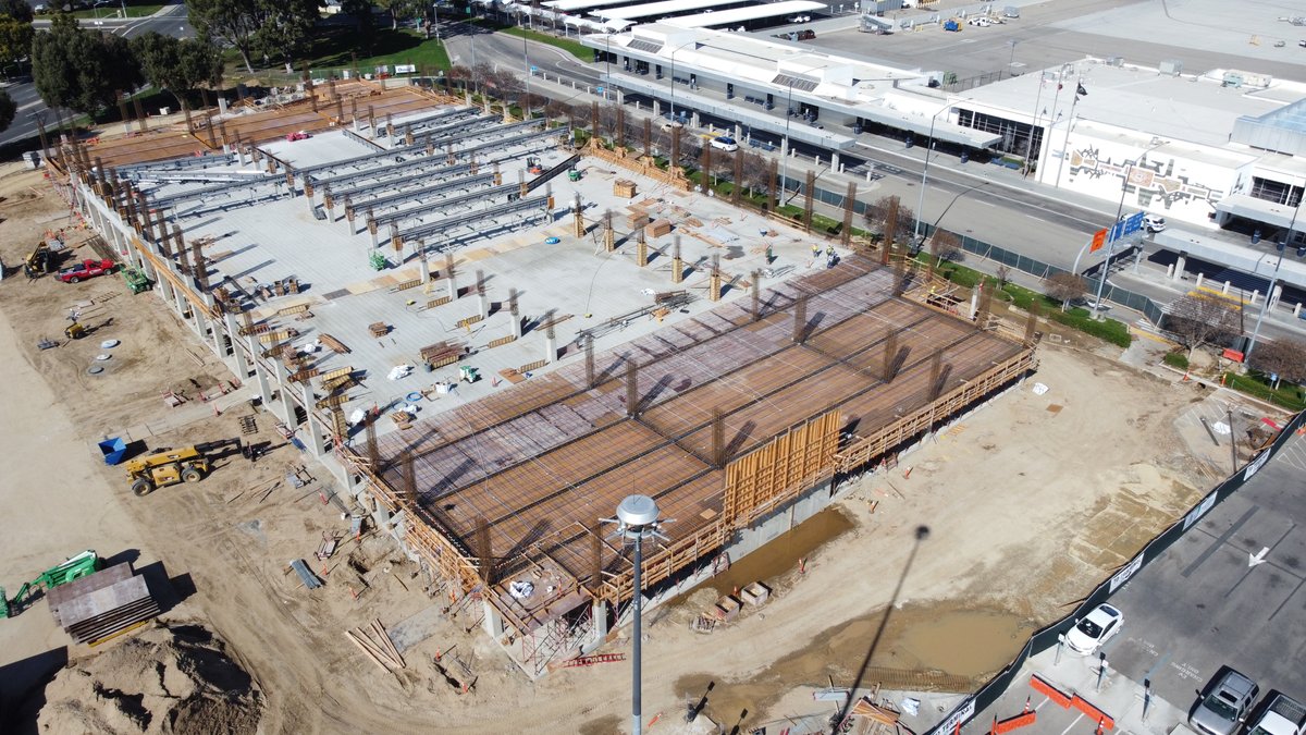 iflyfresno's tweet photo. A look from the sky on our FATforward parking garage progress!

With our upcoming Southwest arrivals and recent International routes, this modernized facility is set to serve the ever-growing travel needs of the Central Valley.  #fatforward #iflyfresno

Photo by 
@officialtophand https://t.co/yxa7xSAeBl