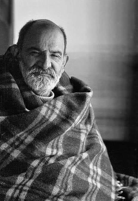 4) Docs allowed me to keep her fav barbie dolls near her ICU bed and I placed them there.5) I know u r a Jew yet sharing this- took print out of pics of two powerful holy men and kept them near her bed- the pic in B&W is of NeemKaroli Baba- who Steve Jobs came searching for!