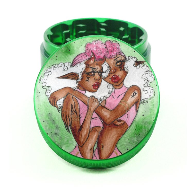 nottydesignss's tweet photo. grinders are still 10% off! shop them below 🧚🏾‍♀️ https://t.co/UR91dSqfFK