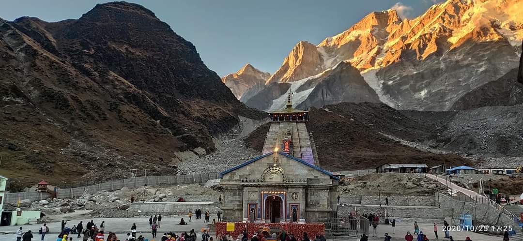 6) One of the holiest of our temples dedicated to Lord Shiva used to give me strength. While at hospital, everyone from the entry gate keeper to guards to ward boys & wardgirls to nurses to docs to even patients attendants - everyone was invested in her recovery & that helped