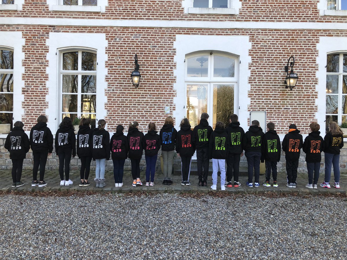FHprimary's tweet photo. This time last year Primary 7 were in France 🇫🇷such amazing memories❤️#ThisIsWhereWeBelong https://t.co/mE1bO2WAip