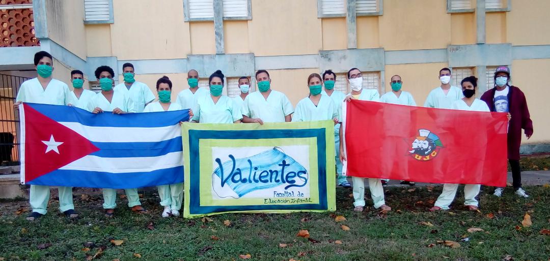 Siguen los jóvenes de #UCLVnuestra en la primera línea de la lucha contra la COVID-19 en el Centro de Aislamiento de la Sede Central de esta casa de altos estudios
#UniversidadCubana #CubaSalvaVidas 💚💪😷