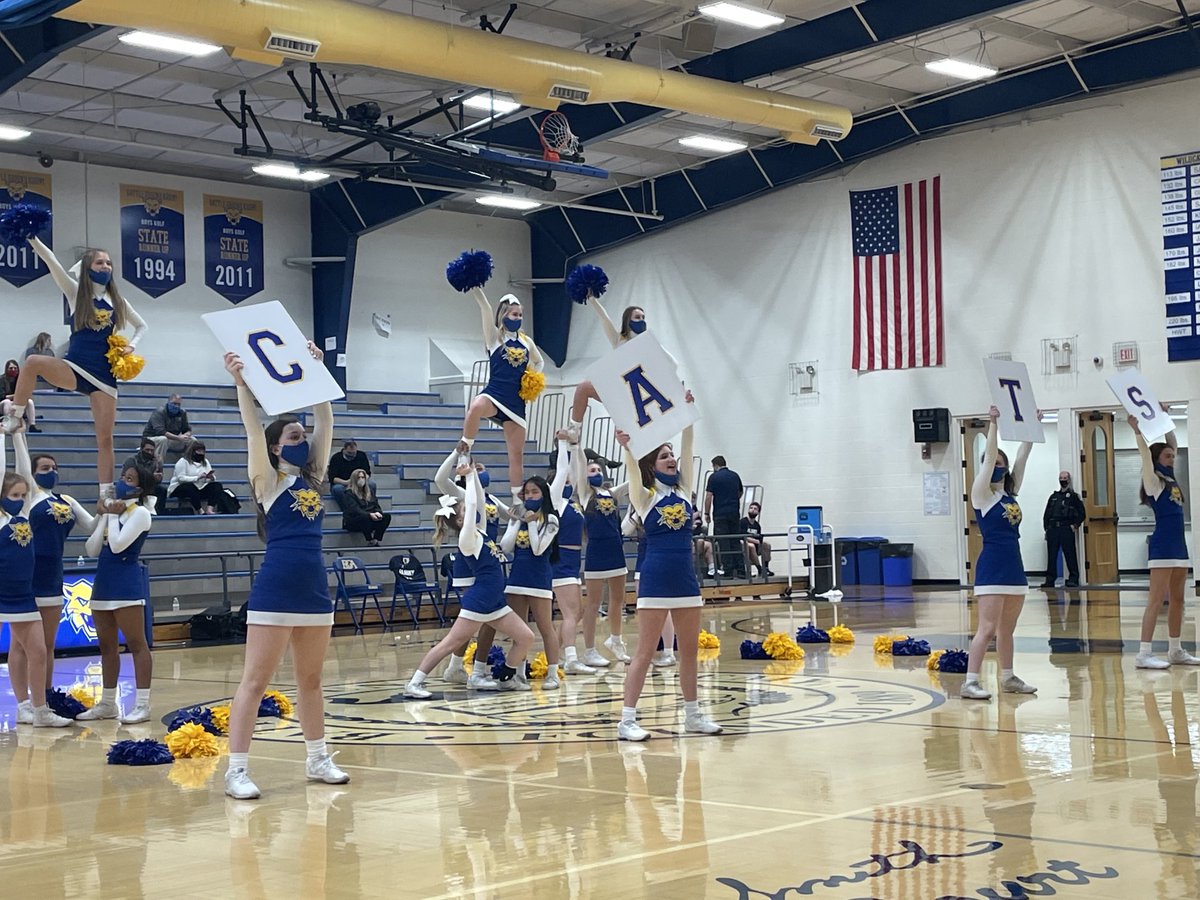 Awesome to have our Cheerleaders back on the court! #GoWildcats ⁦<a href="/BGAstudentlife/">BGA Student Life</a>⁩