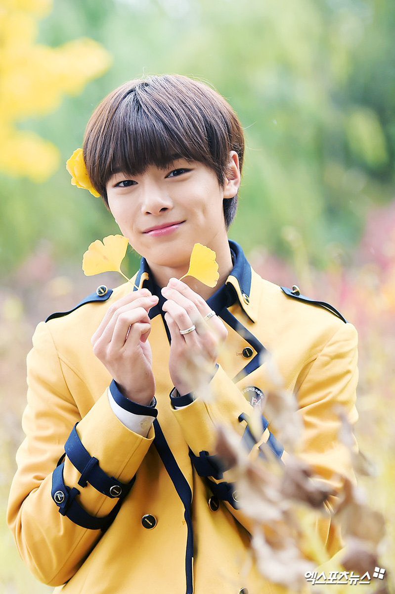 UpdateKBoys's tweet photo. Parabéns ao Yedam do Treasure, I.N do Stray Kids e o Dylan do D-CRUNCH pela graduação hoje no SOPA. https://t.co/MSnxY9suVv