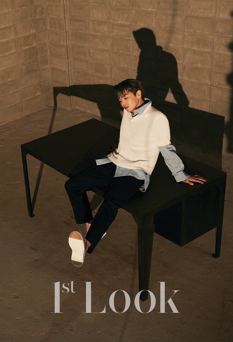 1stlookofficial's tweet image. #펜트하우스 #로건리, #구호동! 배우 #박은석 을 만났습니다. #퍼스트룩 과 함께한 화보에서 특유의 시크한 눈빛과 카리스마를 뽐냈는데요. 다음 주 #발렌타인데이 를 맞아 준비한 #폴라로이드 이벤트도 기다리고 있으니 조금만 기다려 주세요.

Here's the #1stLook pictorial of #ParkEunseok.