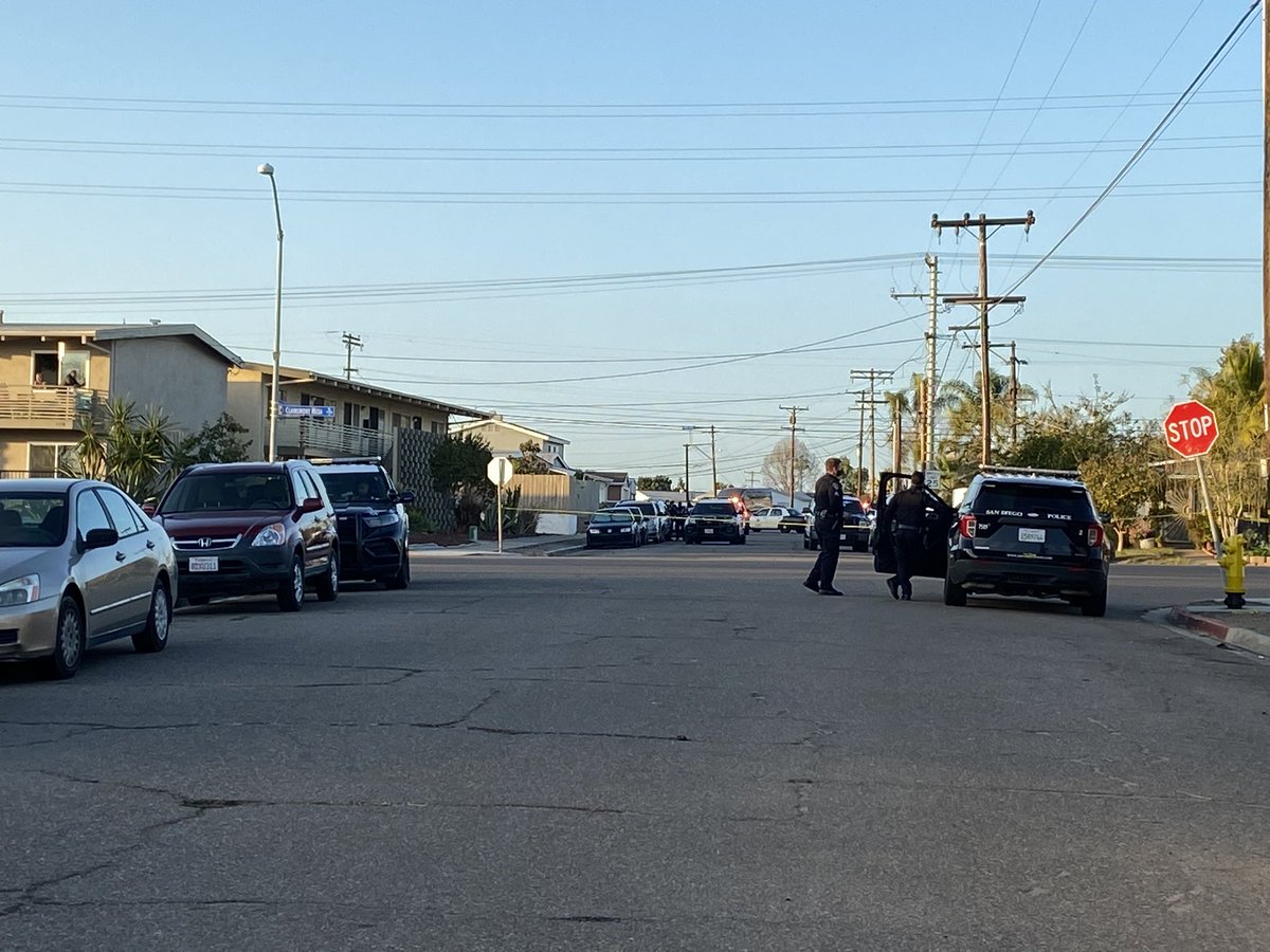#UPDATE: #SDPD say they are no longer actively looking for a second suspect, but are conducting thorough interviews to find out if a second person is indeed involved. They are starting to open up taped off areas in #Clairemont