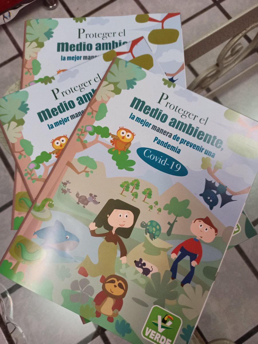 StradivariusK's tweet photo. No cabe duda que los del @partidoverdejal tiene MIERDA EN LA CABEZA, quieren "proteger el medio ambiente" dando cuadernillos de PAPEL, no me dejaron 1 ni 2, 3 de esas mamadas que nadie va a leer, cuántos árboles para ese tiraje? 🤦🏽‍♂️🤦🏽‍♂️🤦🏽‍♂️🤦🏽‍♂️ https://t.co/ipChP8EG9q