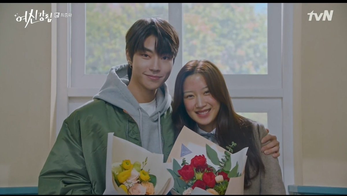 kdramatreats's tweet photo. all he have was happy memories of them, i wanna hug han seojun 😭💛 #TrueBeauty #TrueBeautyEP16 https://t.co/eUXujuifCL