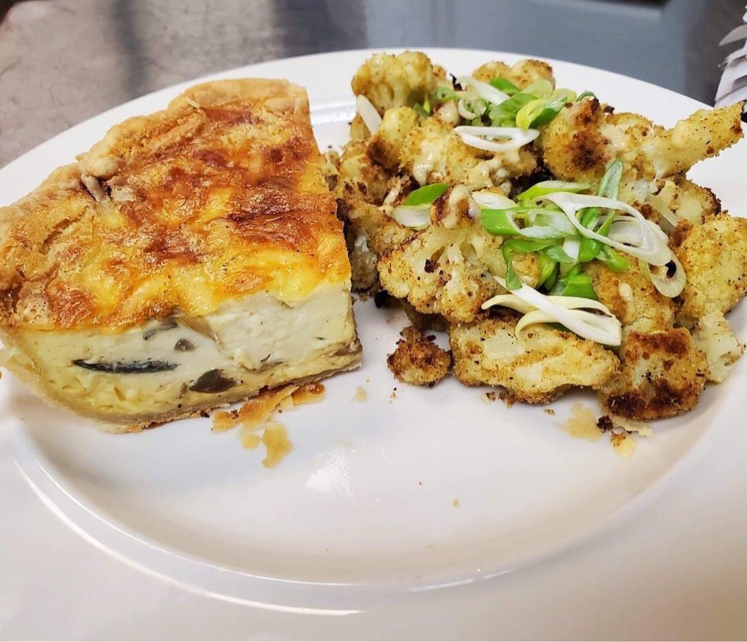 blackcatyxe's tweet photo. We have Quiche & roasted cauliflower for $12 today!!! Caramelized onion & gruyere, or mushroom Swiss.
Dine in, takeout or delivery.
306 652 5173
#balckcatyxe #yxeeats #supportlocalyxe #saskatoon #yxe https://t.co/87BlTAubhM