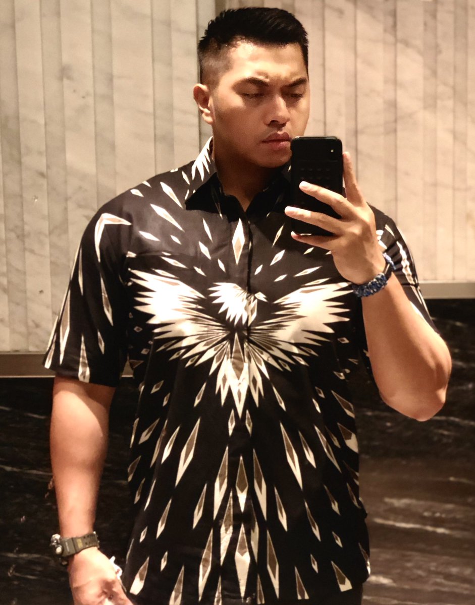 AbangAcho's tweet photo. GA time!! 200ribu masing2 untuk 2 cow dan 2 cew..syaratnya RT dan sertain foto pake batik..GA gw tutup jam 20.00 malem ini.. #batikday https://t.co/qHLpTpZcNh