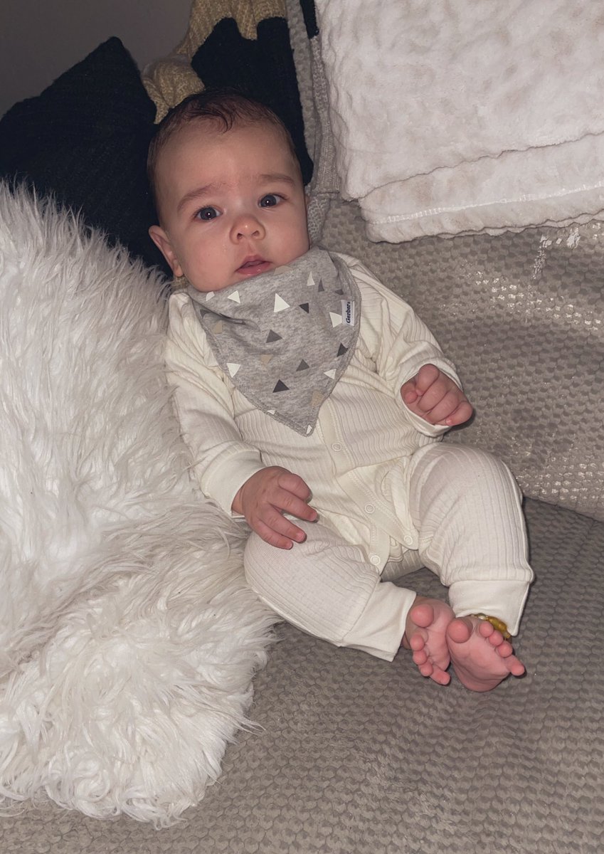 Lamb__jamie's tweet photo. Cute tired baby phots are the best 🥰 https://t.co/ZdnIoBBsxv
