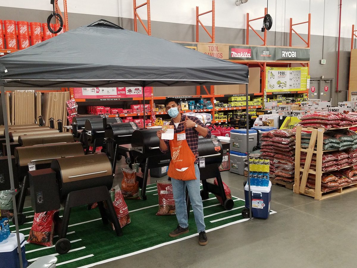 When passion takes over, a masterpiece is usually created. Let's Have Fun this Weekend! #SuperBowl #Traeger #6677 Strong 💪💪💪