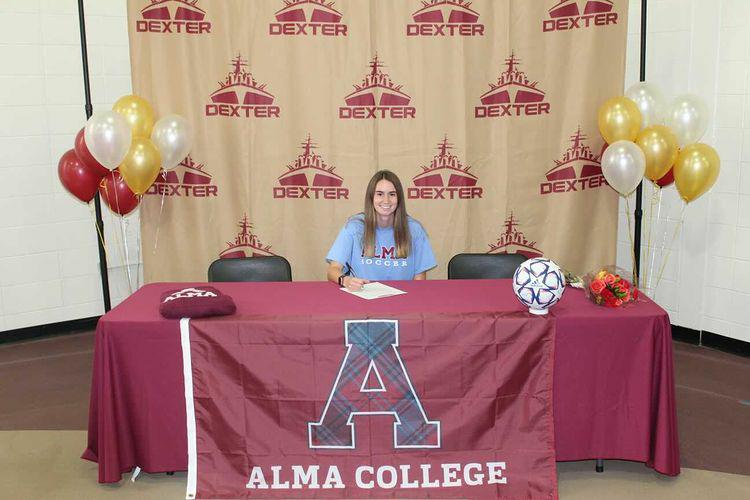 wearesoccer_mi's tweet photo. #MIWSocCommit #ClassOf2021
Faith Renaud
Defender
H.S. Team: @DHS__Soccer
Club Team: @DCFCWest
Committed to @AlmaScotsWSOC https://t.co/7N5heMOvg7