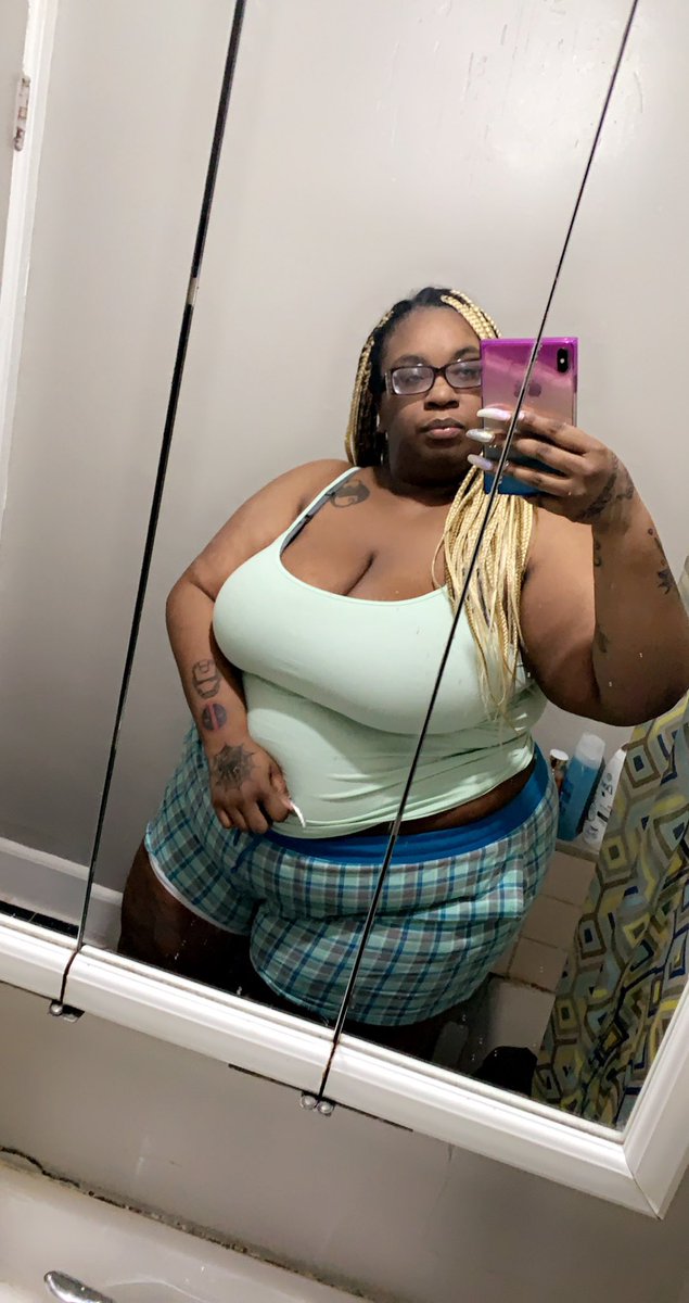 Fantasyy__Landd's tweet photo. My Name Is Bernard & Im On Hard 😂😂😂 #PrettyNigga #JiggyNigga https://t.co/eg0MMQ2N6Y