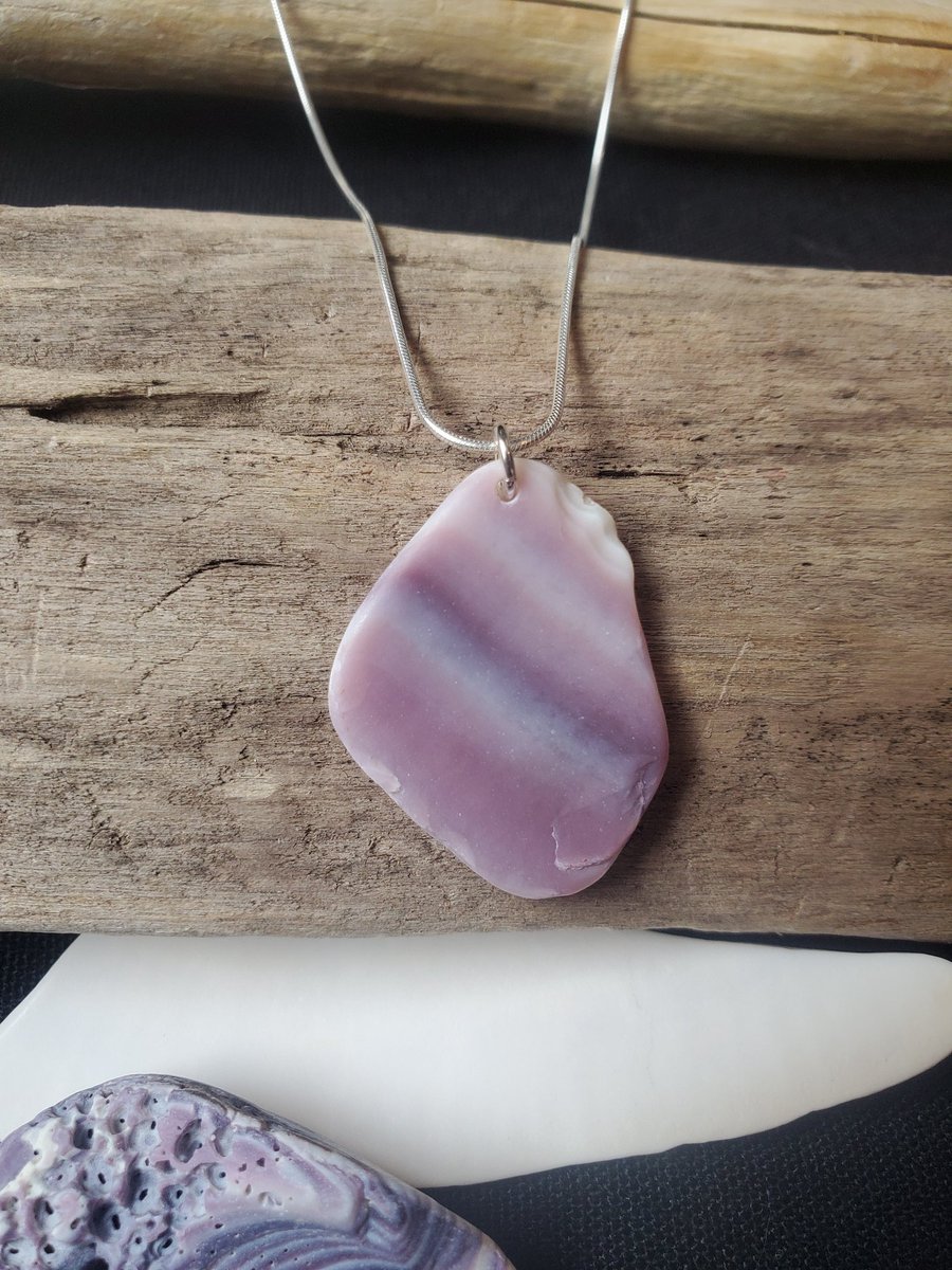 KaitsSeaGlass's tweet image. Hii!!! I Handpicked everything Myself 

💙If you can please check out my shop or give me a retweet it would be appreciated 
💙 I walk endless hours on the beaches to create these💜

🌊Shop Link in Bio🌊💙💙