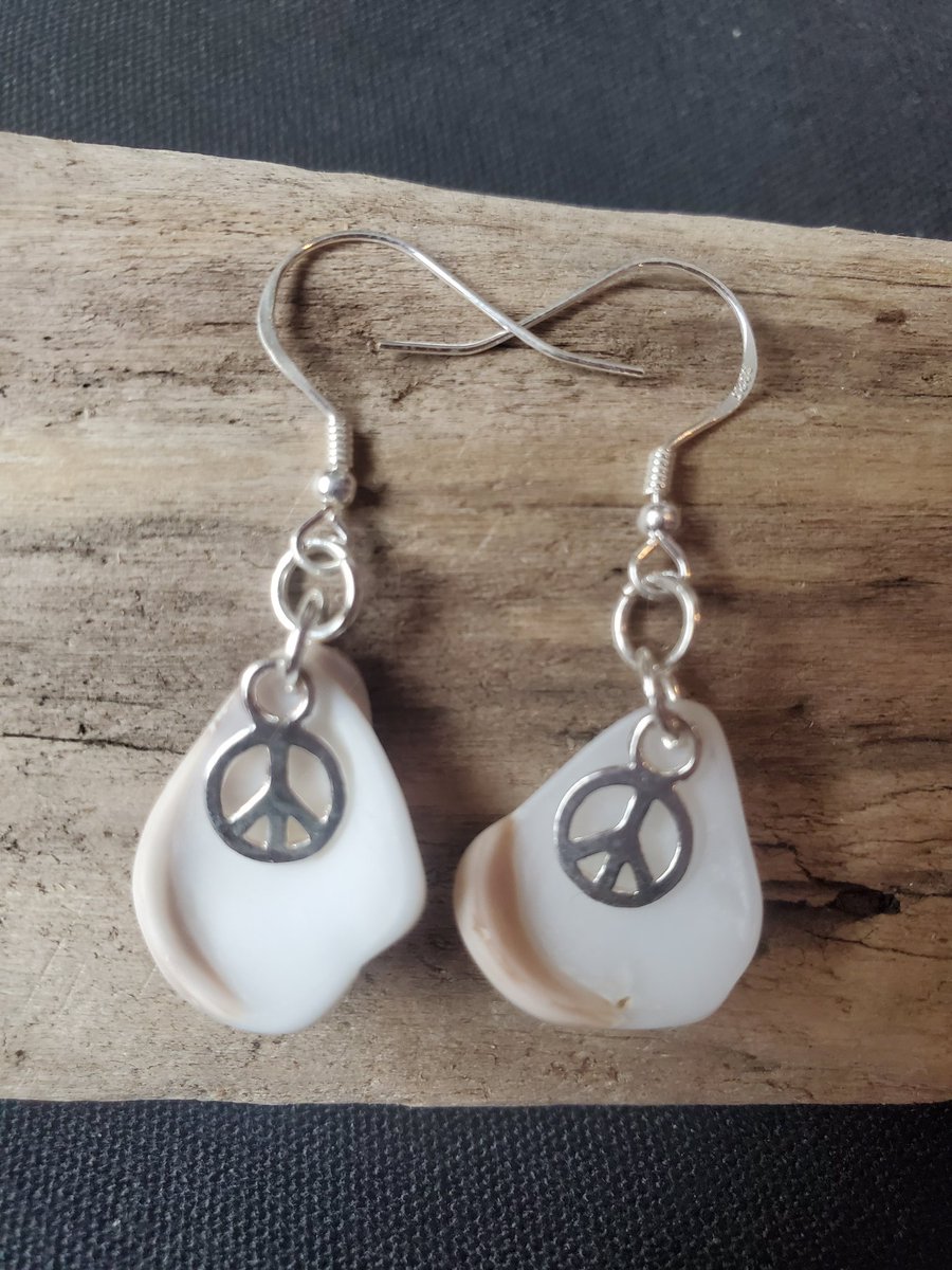 KaitsSeaGlass's tweet image. Hii!!! I Handpicked everything Myself 

💙If you can please check out my shop or give me a retweet it would be appreciated 
💙 I walk endless hours on the beaches to create these💜

🌊Shop Link in Bio🌊💙💙