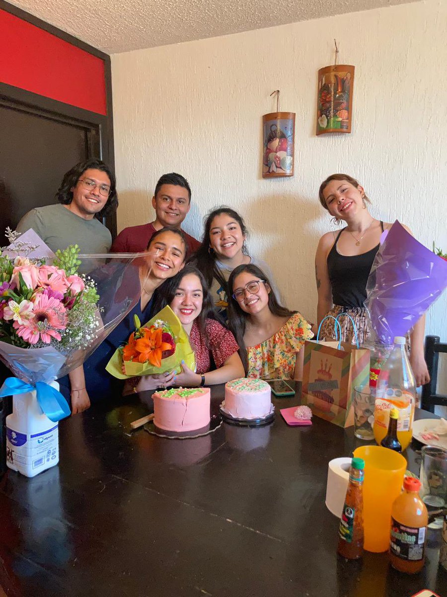 and_balderas's tweet photo. Hoy doy gracias al cielo, por haberlos conocido por haberlos conocido 🎶
Algo debí haber hecho bien para merecer los amigos y familia que tengo. #thankfull🤍
Los amo y agradezco que estén en mi vida a toros https://t.co/0iHspB0TNJ