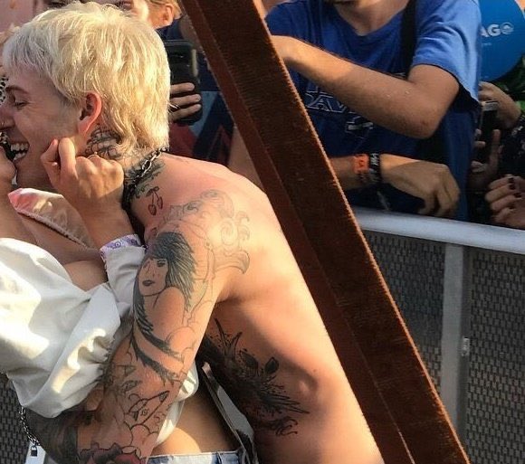 v (@httpdevils) on Twitter photo 